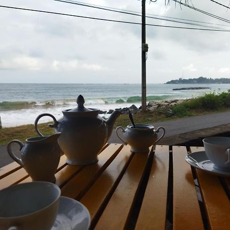 Sunchaser Beach Hotel 탕갈레 외부 사진