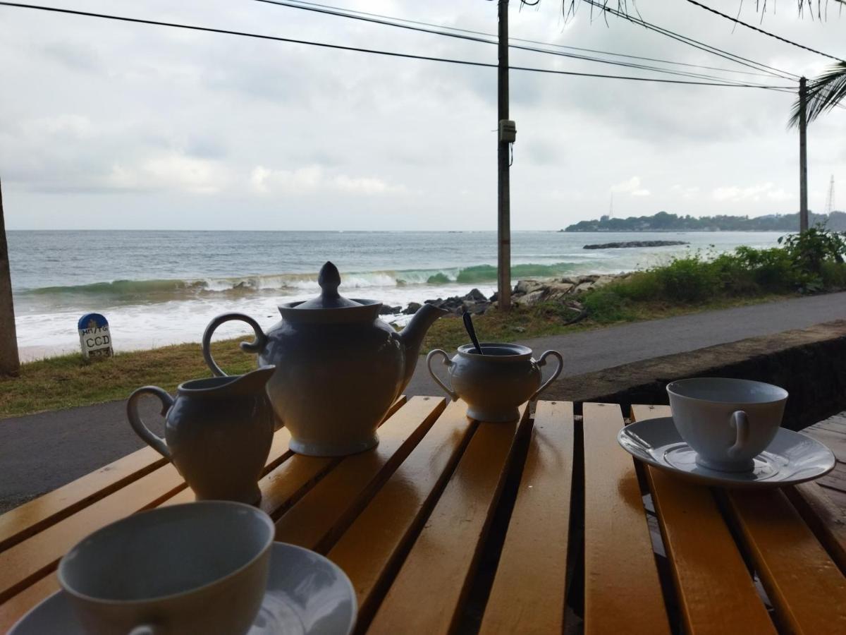 Sunchaser Beach Hotel 탕갈레 외부 사진