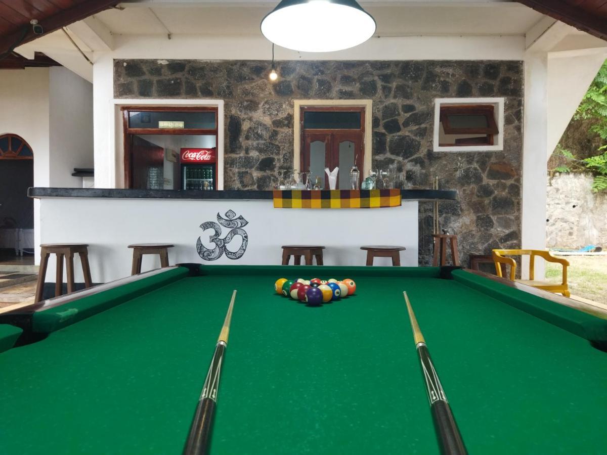 Sunchaser Beach Hotel 탕갈레 외부 사진