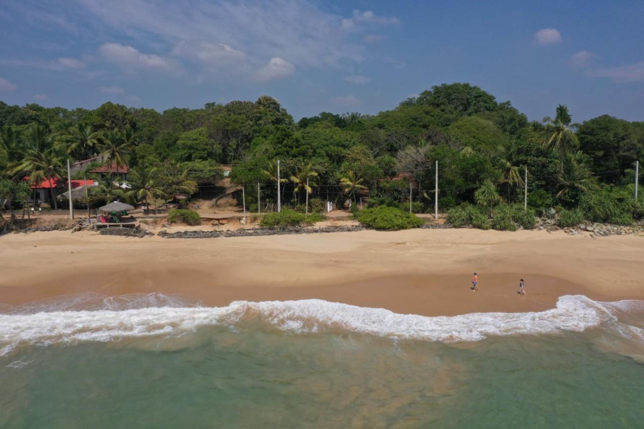Sunchaser Beach Hotel 탕갈레 외부 사진